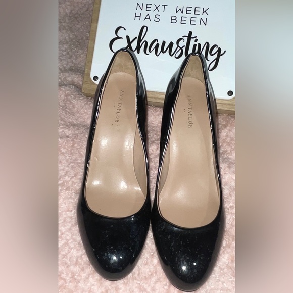 Ann Taylor Shoes - Ann Taylor heels defective